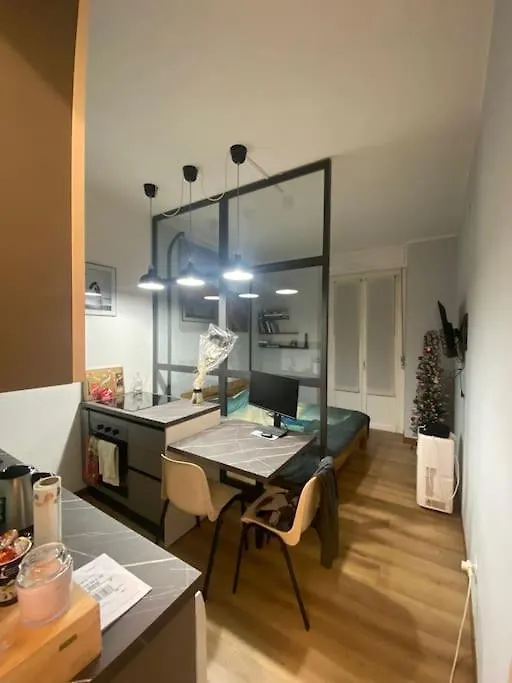 Appartamento In Zona Centrale Milánó Apartman